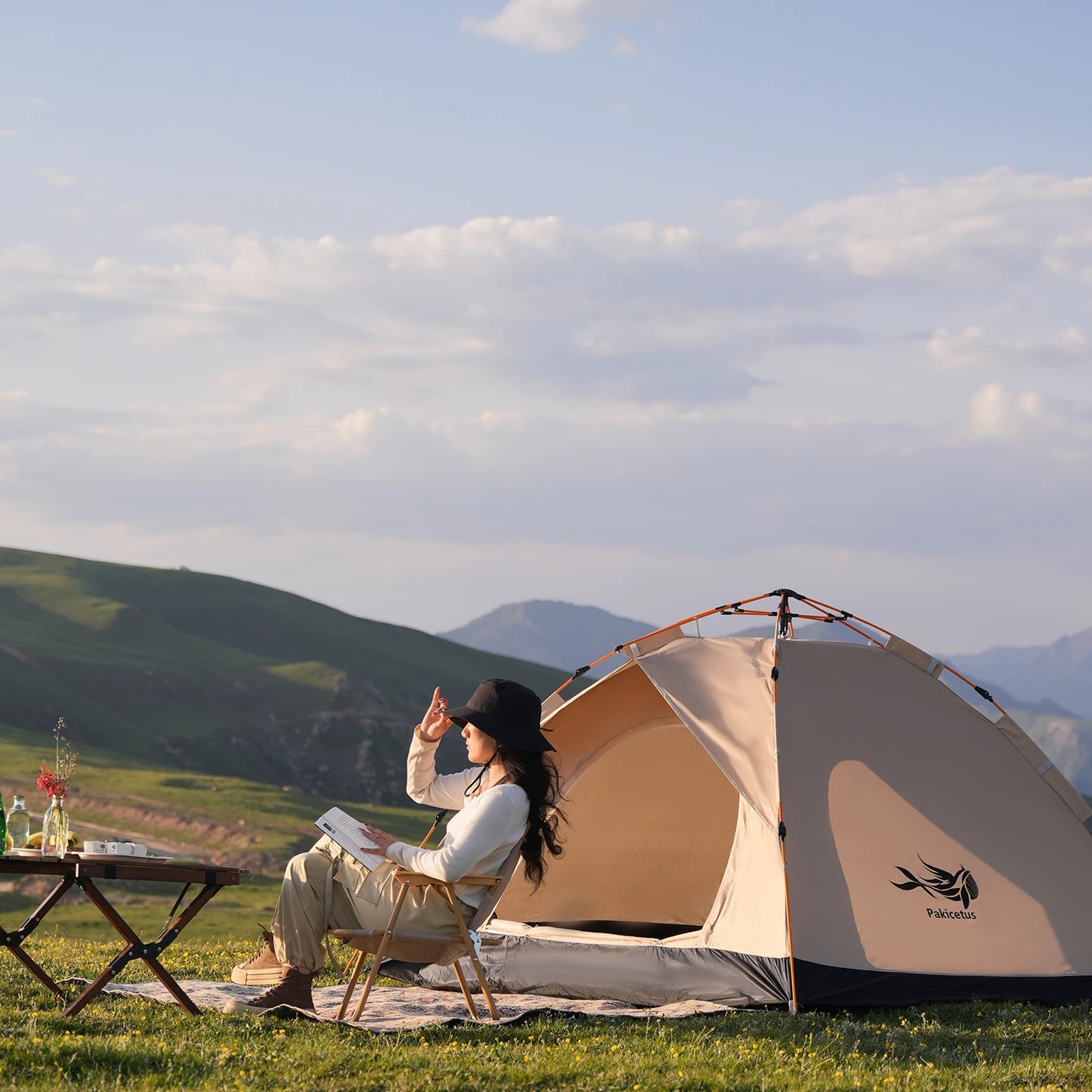 Pakicetus Family Camping Tent Windproof Easy Setup Lightweight