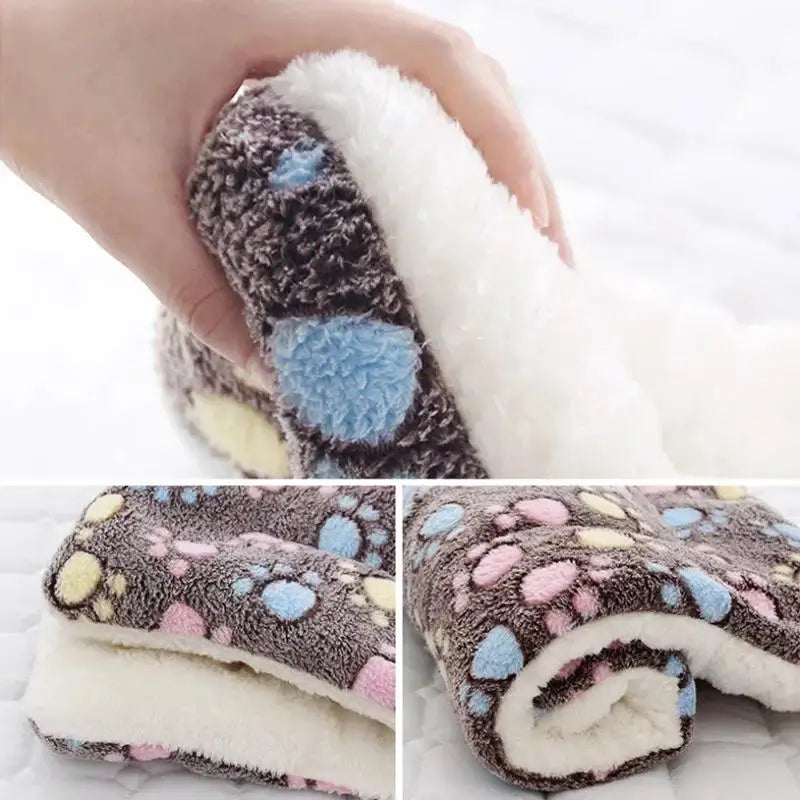Soft Coral Fleece Pet Sleeping Mat With Bear Pattern