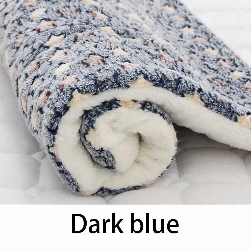 Soft Coral Fleece Pet Sleeping Mat With Bear Pattern